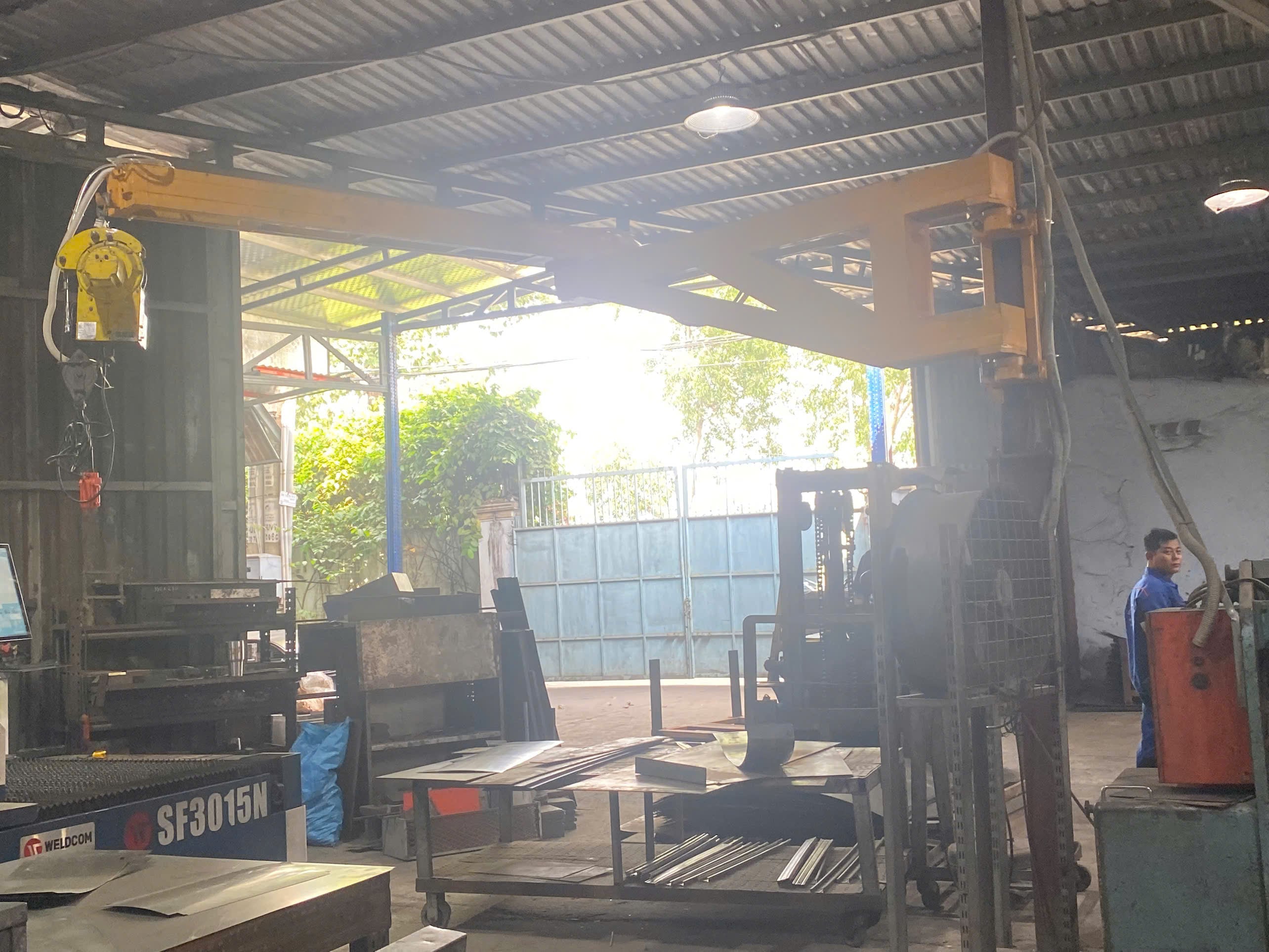 Crane, electric hoist inside the factory 2